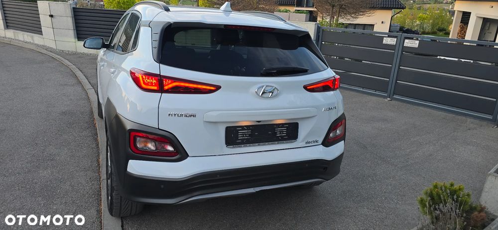Hyundai Kona Premium - 13
