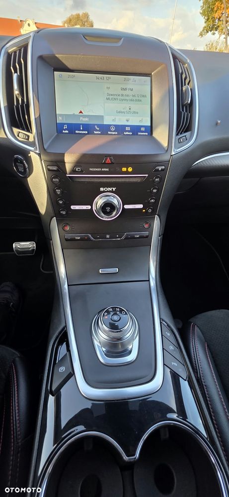 Ford S-Max - 16