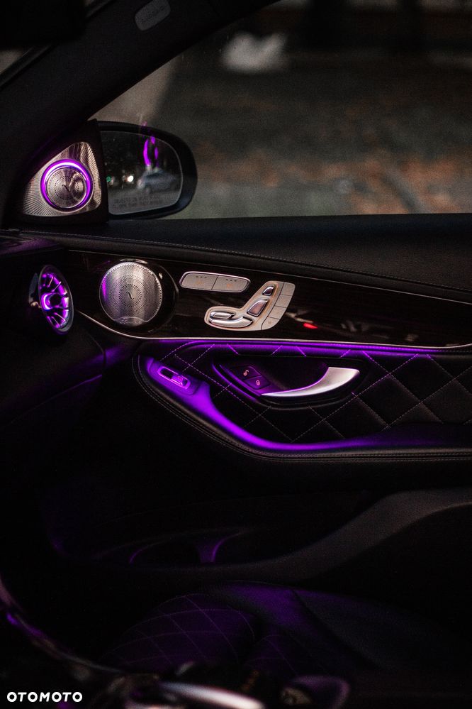 Mercedes-Benz GLC 300 4Matic 9G-TRONIC AMG Line - 29