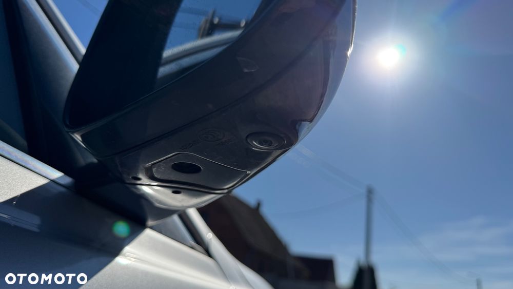 Jaguar XE 2.0 D Prestige - 38