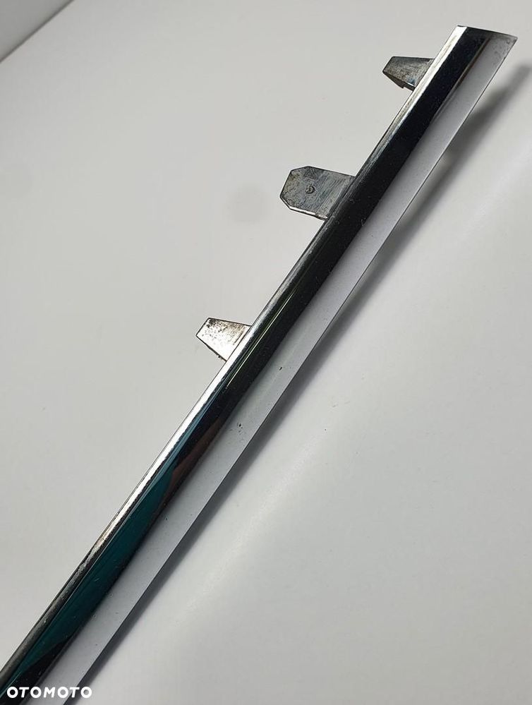 LISTWA ATRAPY GRILLA CHROM MERCEDES W245 - 2