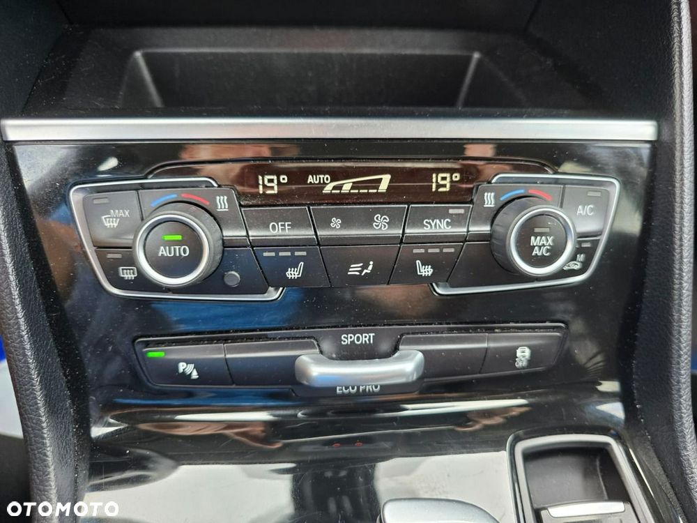 BMW Seria 2 218d Sport Line - 25