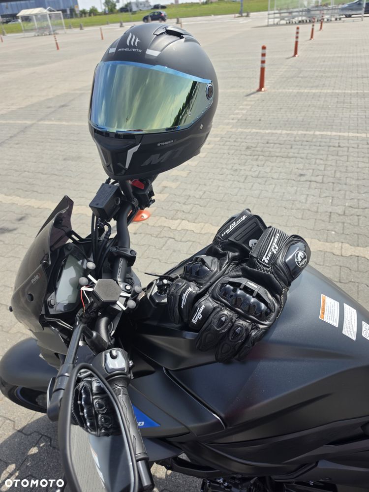 Suzuki GSX - 14