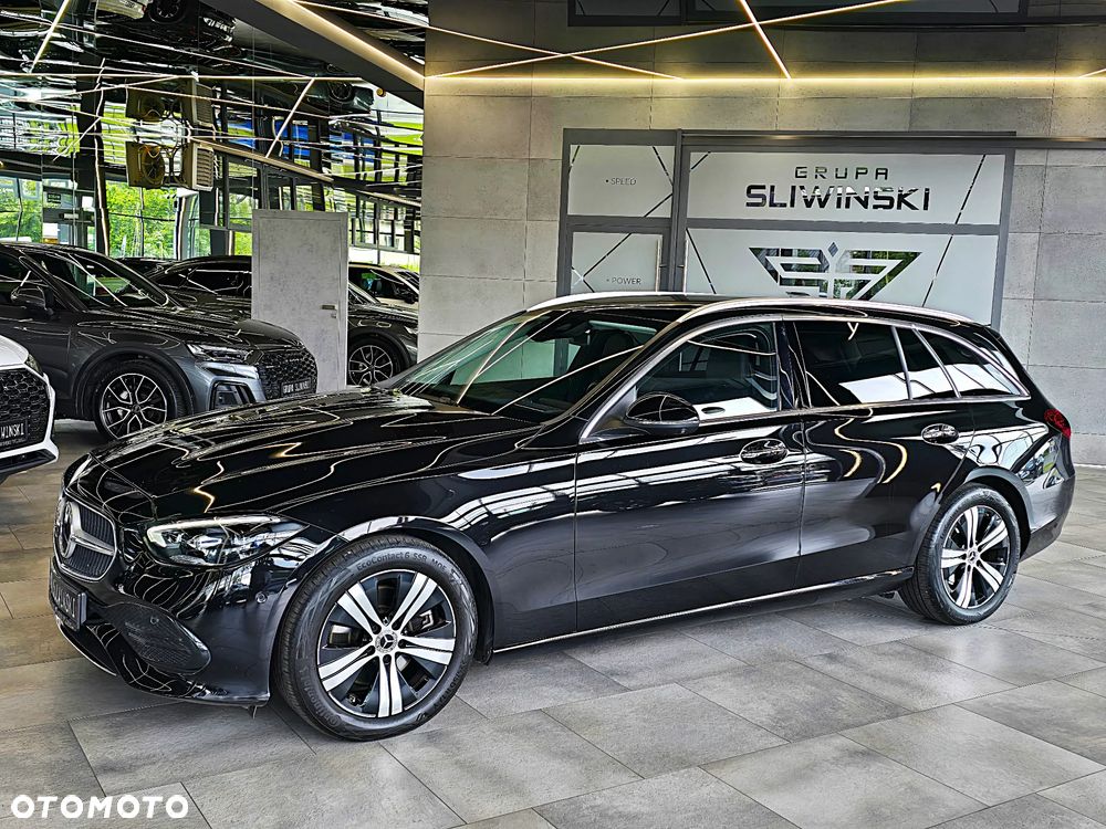 Mercedes-Benz Klasa C 220 d 9G-TRONIC 4Matic Avantgarde - 4
