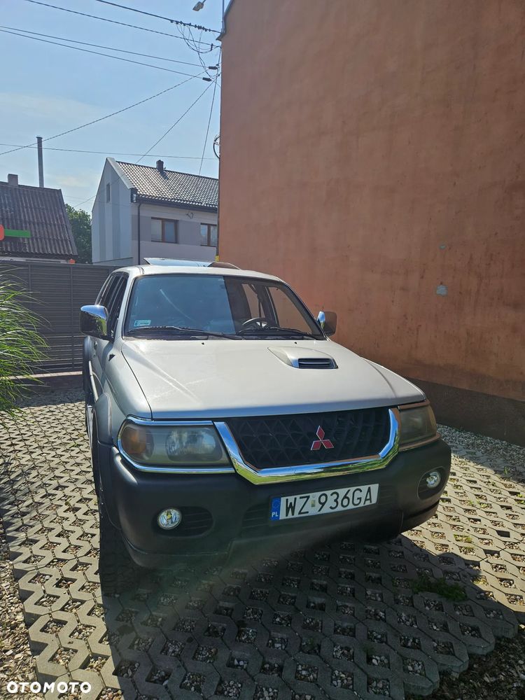 Mitsubishi Pajero Sport - 3