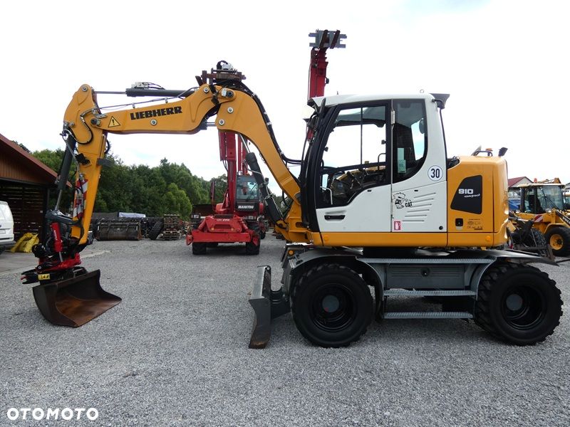Liebherr A910 Compact ze Szwecji / ROTOTILT ZE SZCZYPCAMI / Super Stan / - 6
