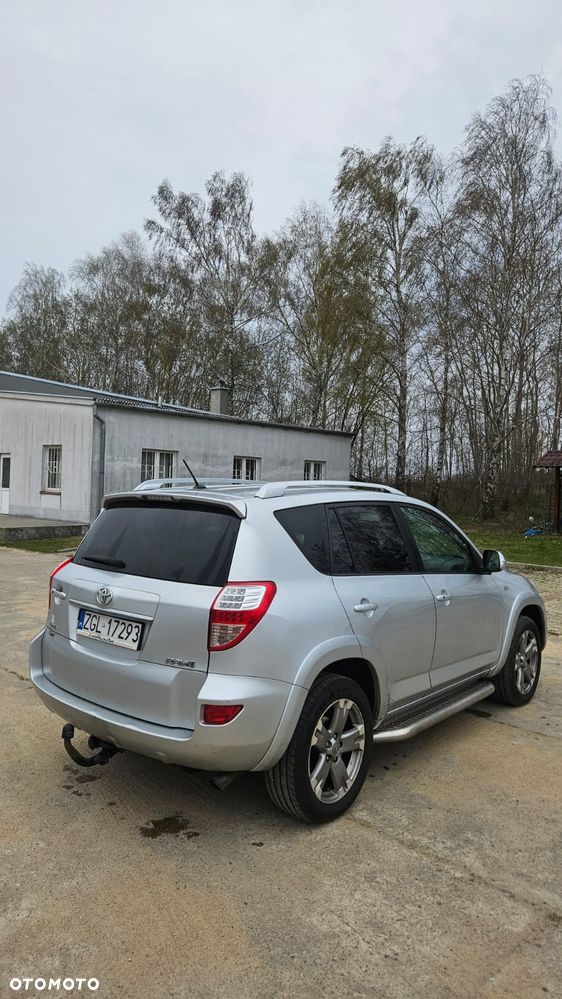 Toyota RAV4 2.2 D-CAT Premium - 3