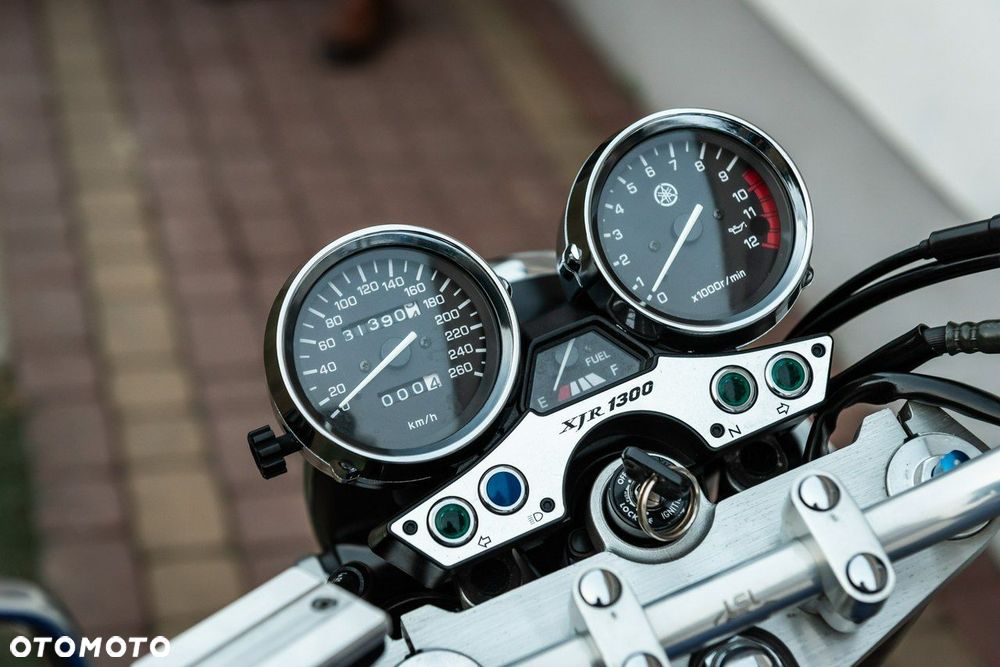 Yamaha XJR - 7