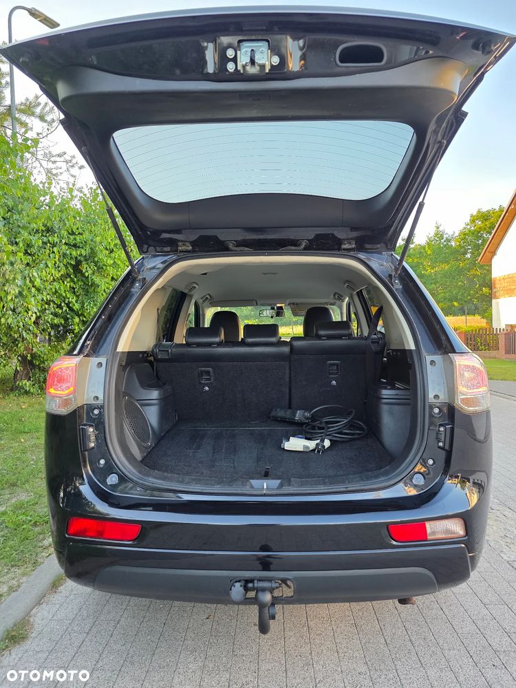 Mitsubishi Outlander 2.0 4WD Plus - 32