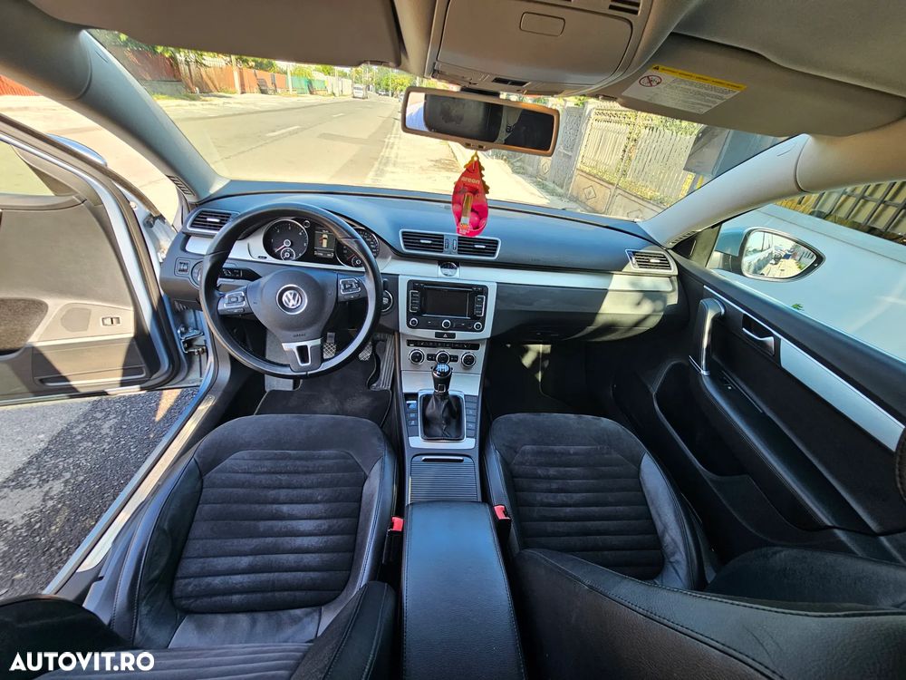 Volkswagen Passat 2.0 TDI Blue TDI Highline - 11