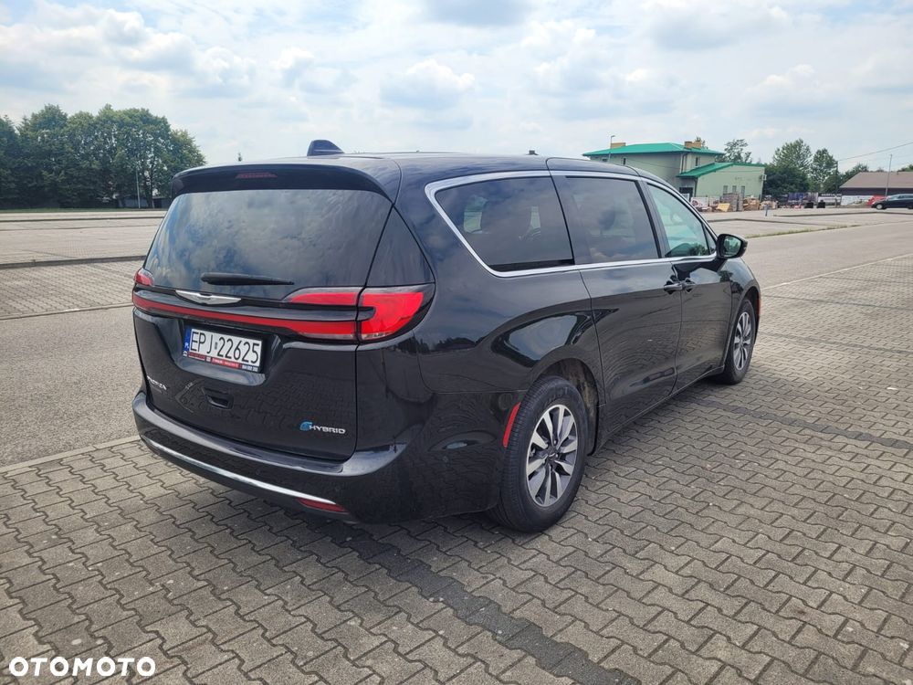 Chrysler Pacifica - 5
