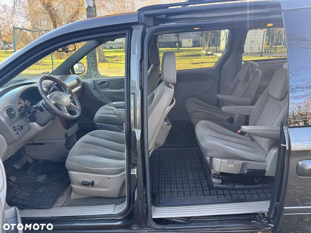 Chrysler Grand Voyager - 19