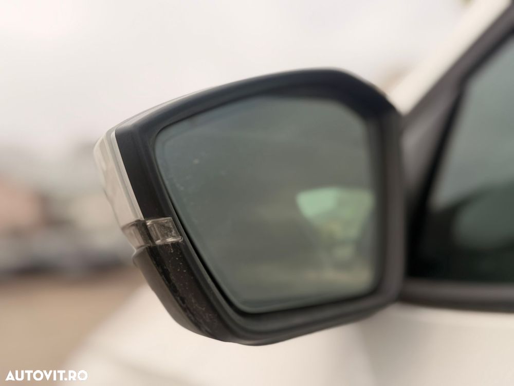 Skoda Octavia Combi 2.0 TDI DSG 4X4 Scout - 31