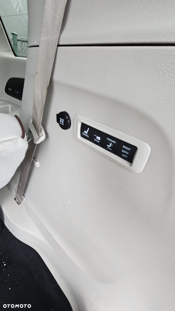 Chrysler Pacifica - 17