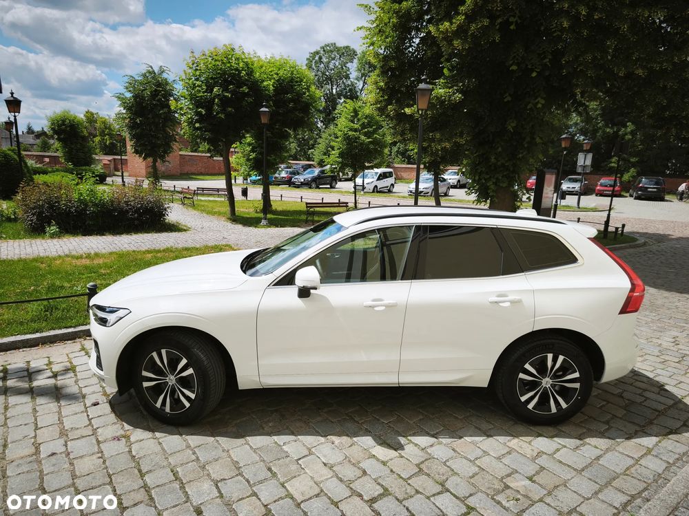 Volvo XC 60 B4 B Momentum Pro - 22