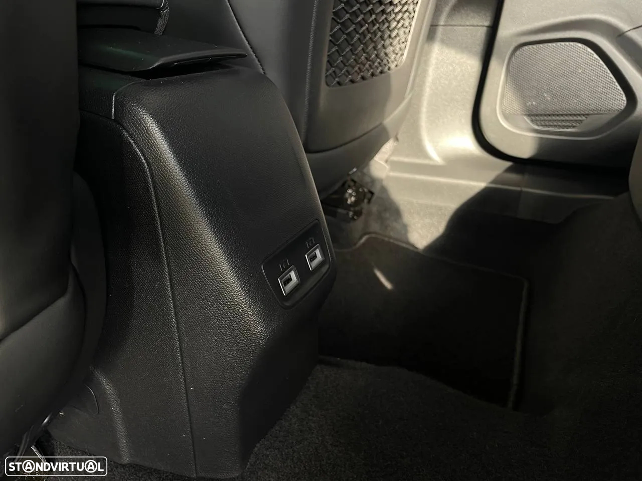 Peugeot e-2008 50 kWh GT - 18
