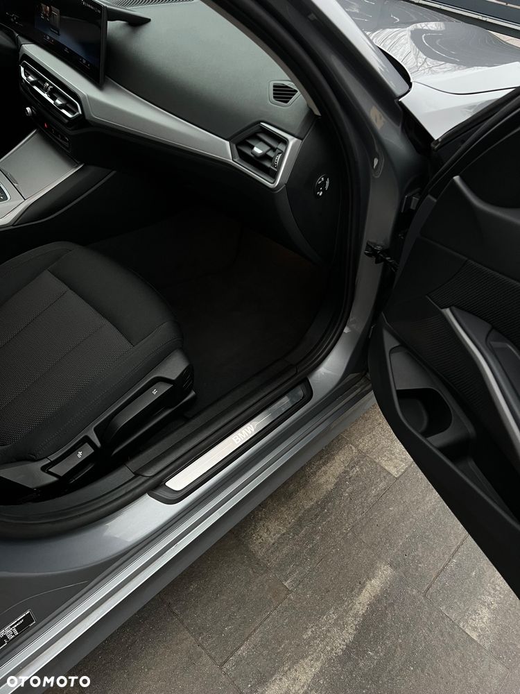 BMW Seria 3 318i - 15