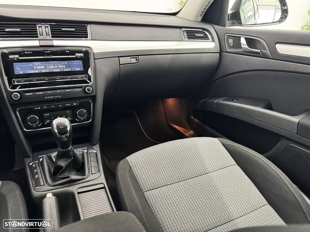 Skoda Superb Break 1.6 TDI Active Greenline - 20