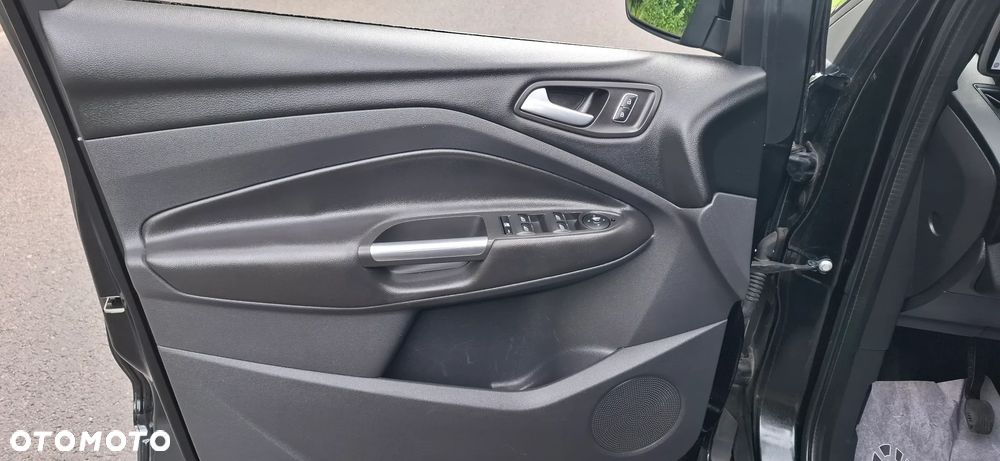 Ford Kuga 2.0 TDCi 2x4 Titanium - 9