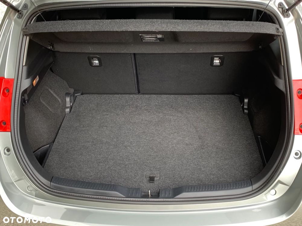Toyota Auris 1.6 Prestige - 37