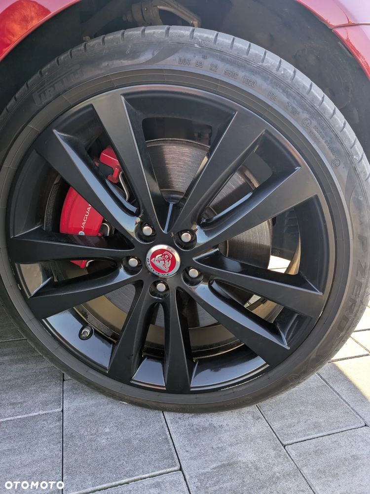 Jaguar XE 2.0 P250 R-Dynamic Black - 3