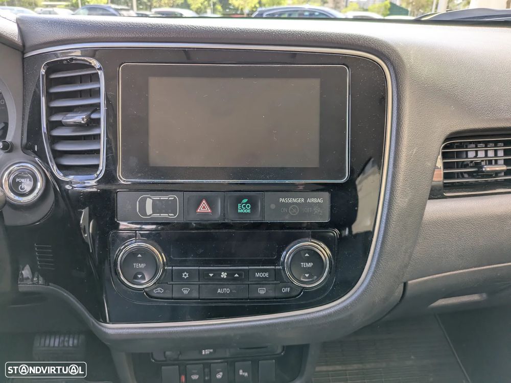 Mitsubishi Outlander 2.0 Intense - 14