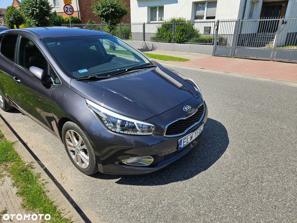 Kia Ceed 1.4 L - 6