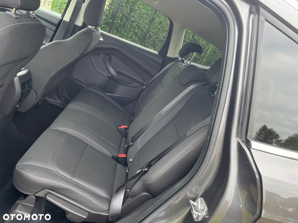 Ford Kuga - 16