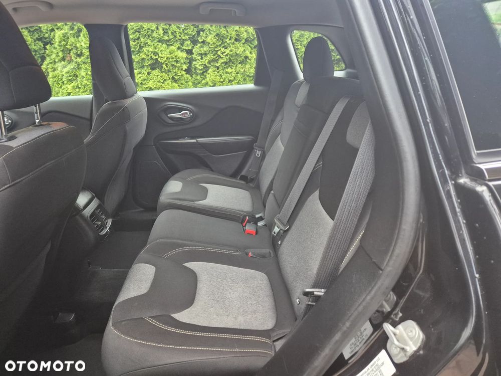 Jeep Cherokee 2.0 MJD 4x2 Longitude EU6 - 17