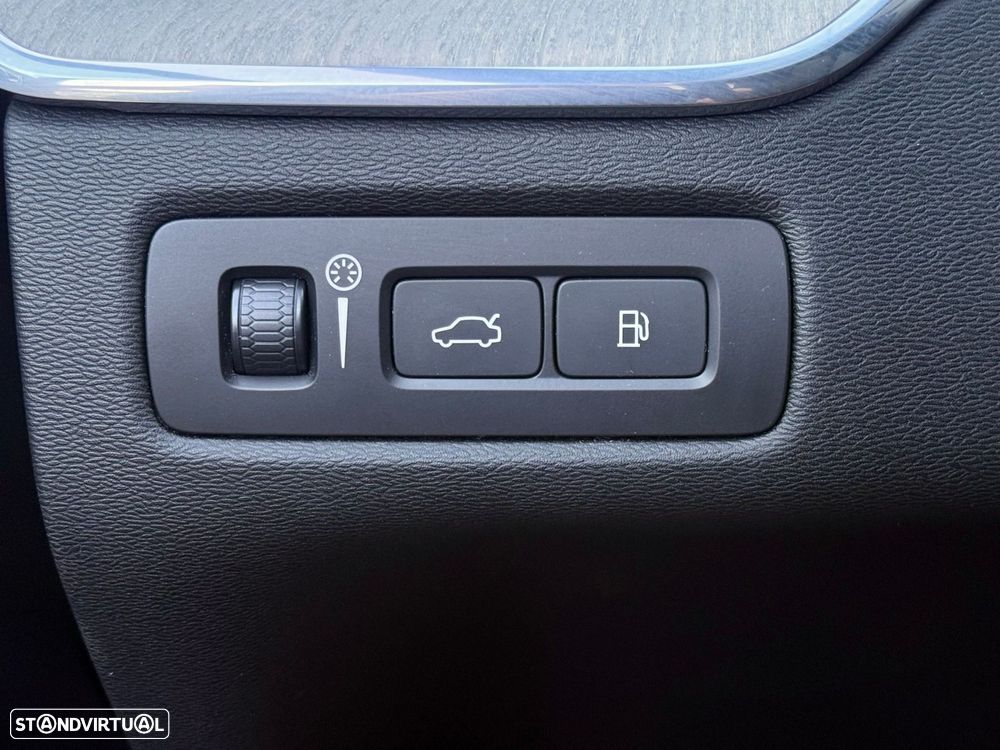 Volvo XC 60 2.0 T8 PHEV Inscription AWD - 12