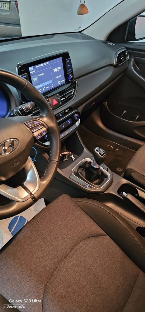 Hyundai i30 SW 1.6 CRDI 48V-Hybrid Trend - 11