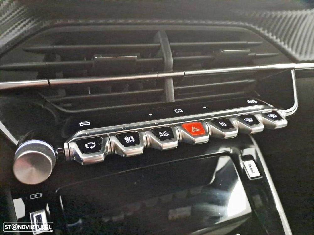 Peugeot 2008 1.2 Hybrid Allure e-DCS6 - 21