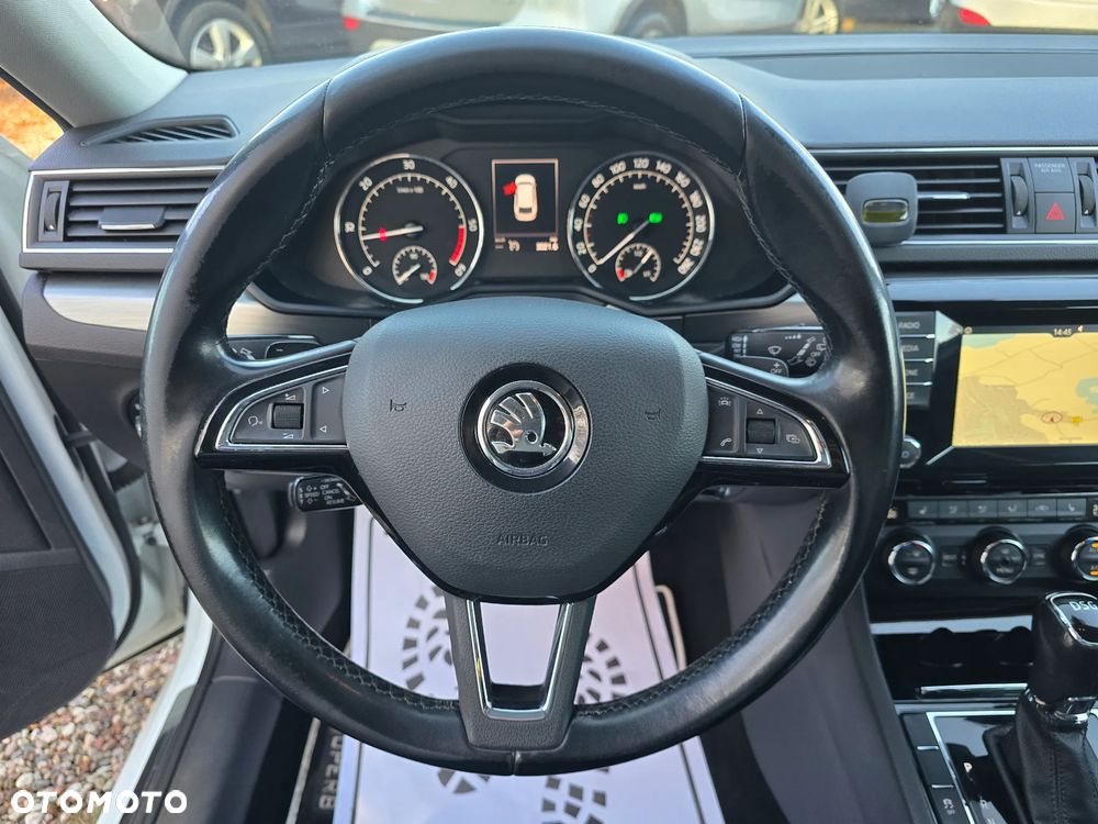 Skoda Superb 2.0 TDI DSG Ambition - 29
