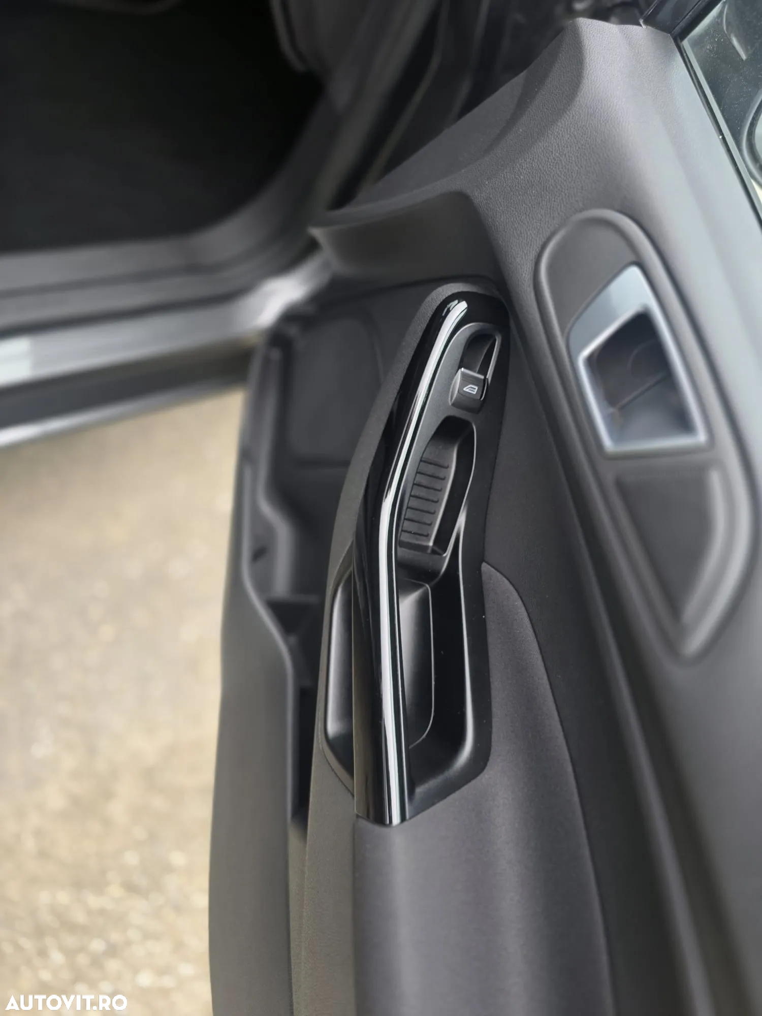 Ford Fiesta 1.0 EcoBoost S&S TITANIUM X - 19