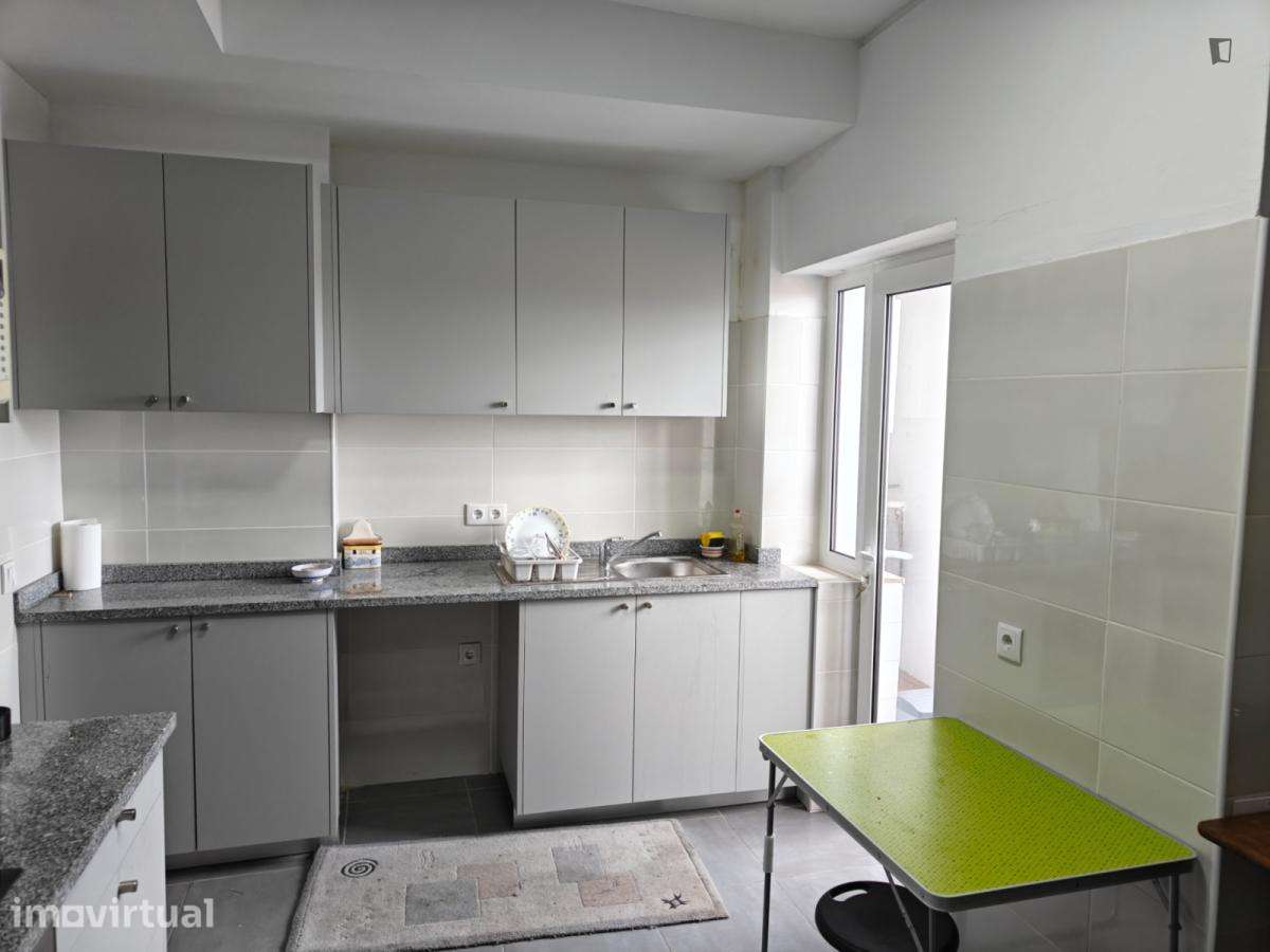 Apartamento com 5 quartos - localizado em Guarda - Grande imagem: 5/11