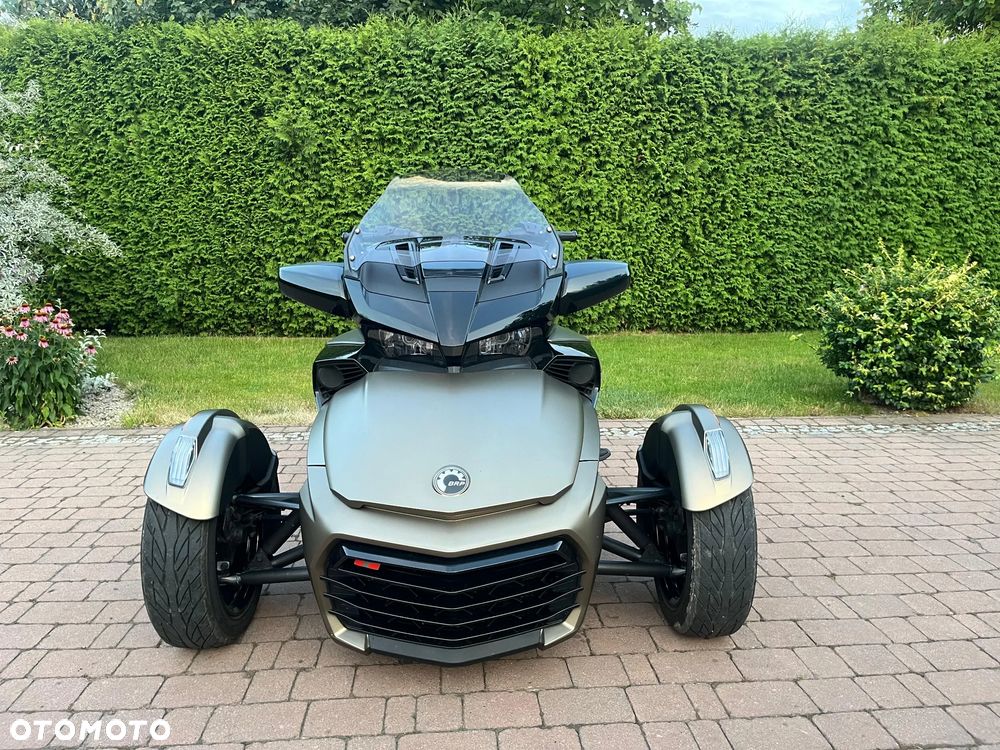 Can-Am Spyder - 2