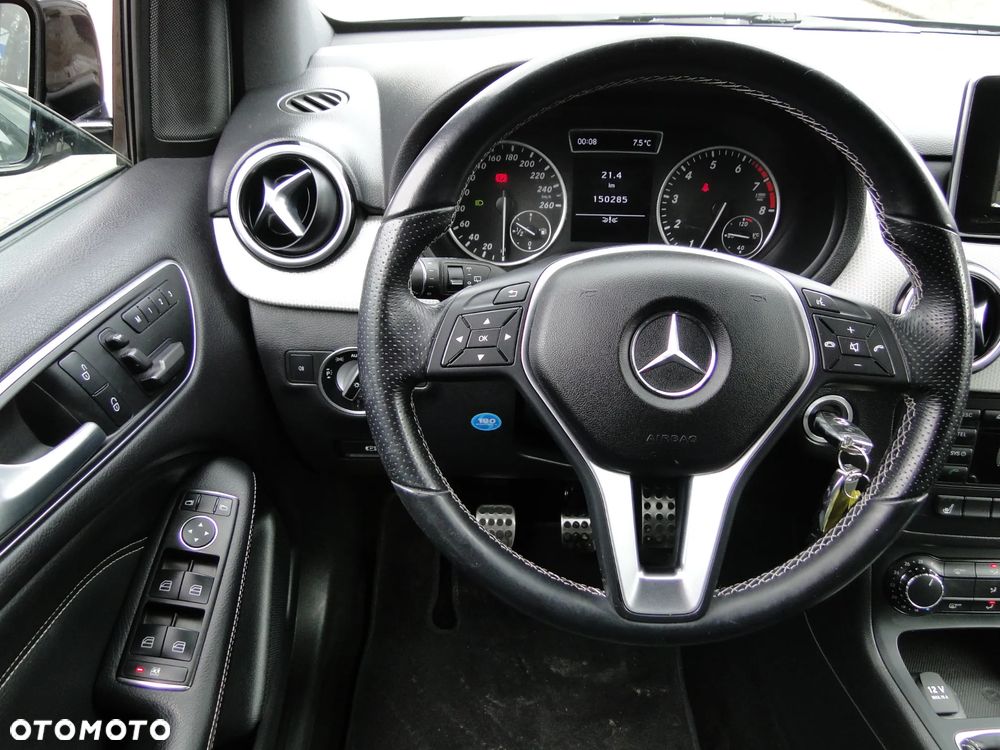 Mercedes-Benz Klasa B 180 UrbanStyle Edition - 7