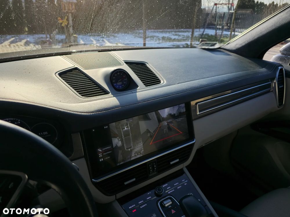Porsche Cayenne Platinum Edition - 12