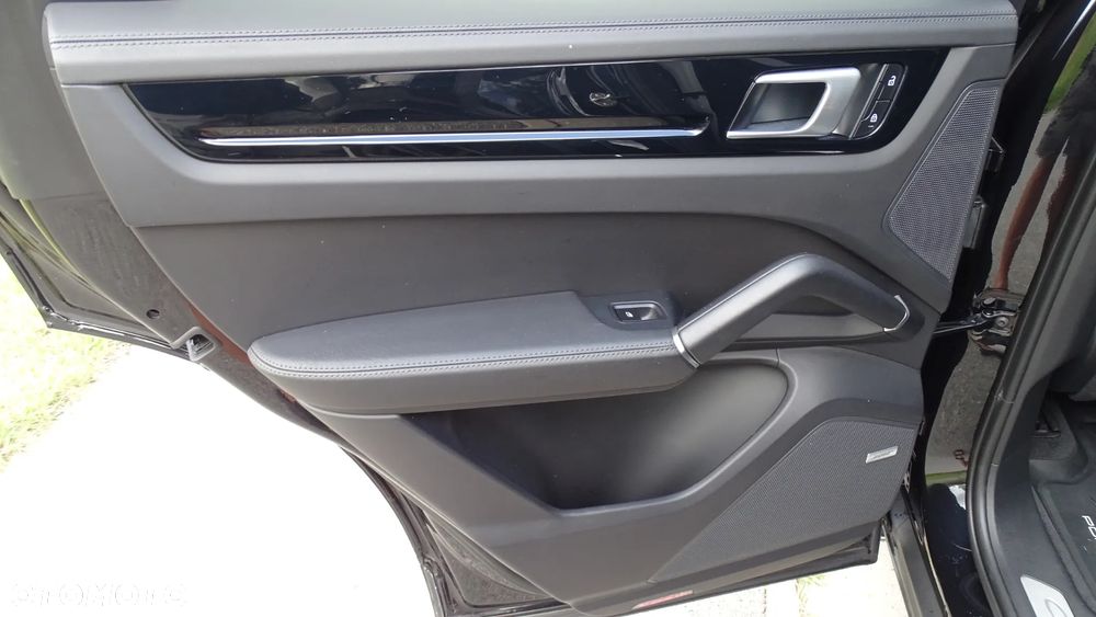 Porsche Cayenne E-Hybrid Platinum Edition - 28