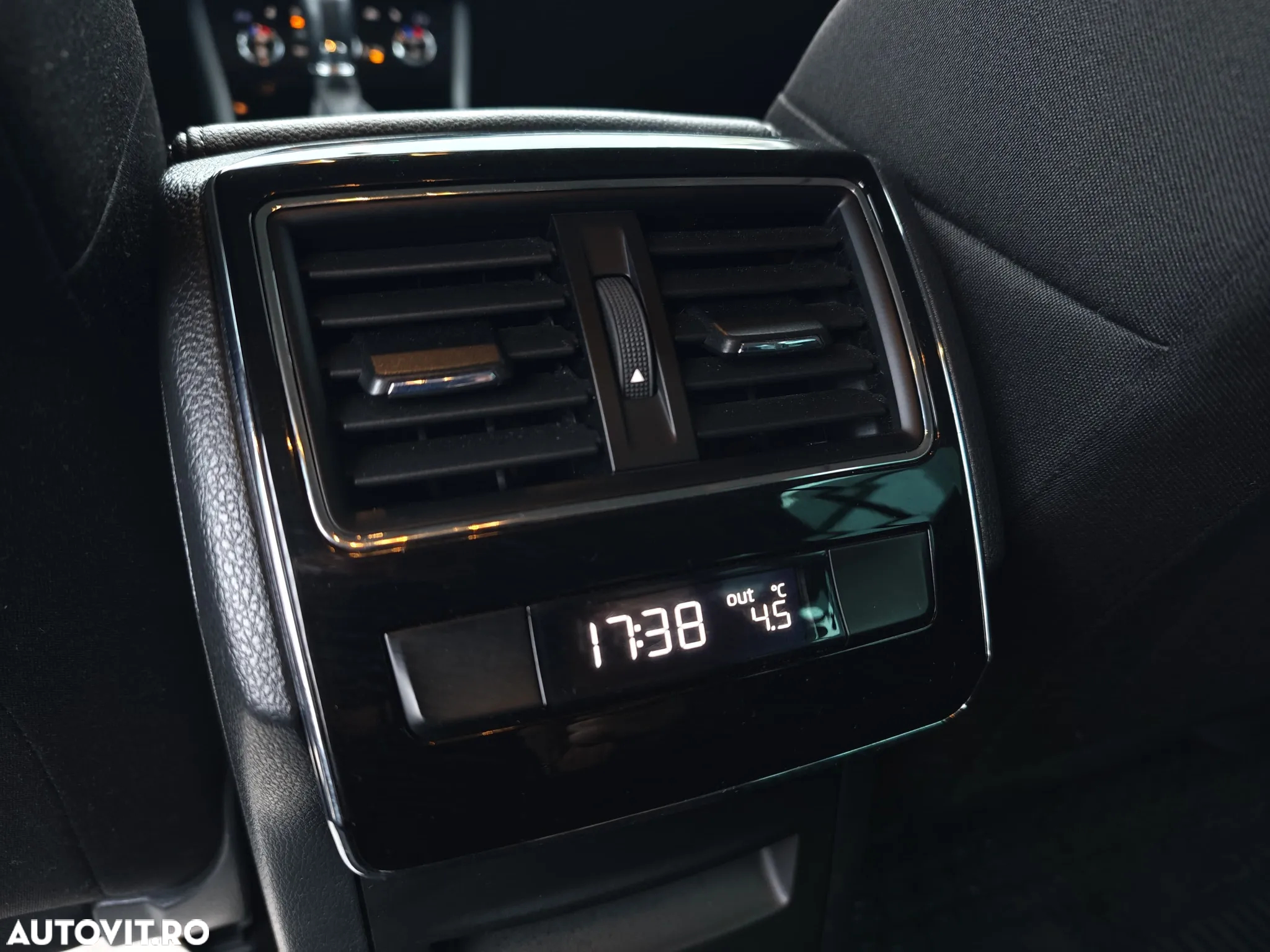 Skoda Superb 2.0 TDI DSG Ambition - 17