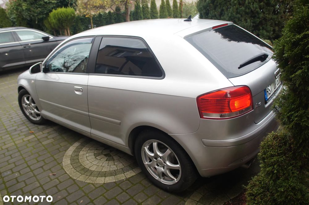 Audi A3 3-drzwiowe 2.0 FSI tiptronic Attraction - 12