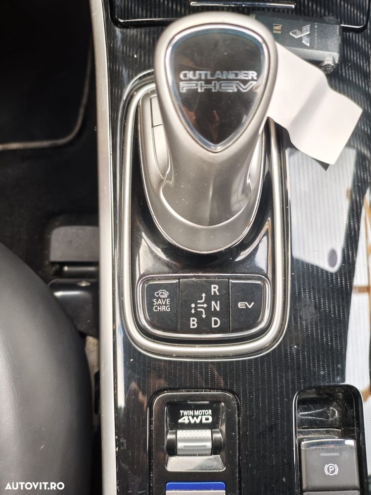 Mitsubishi Outlander PHEV 2.4 L 4X4 Instyle+ - 14