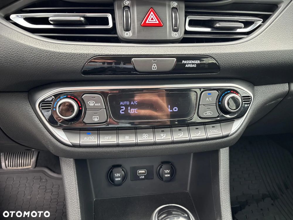 Hyundai i30 1.0 T-GDI Smart DCT - 18