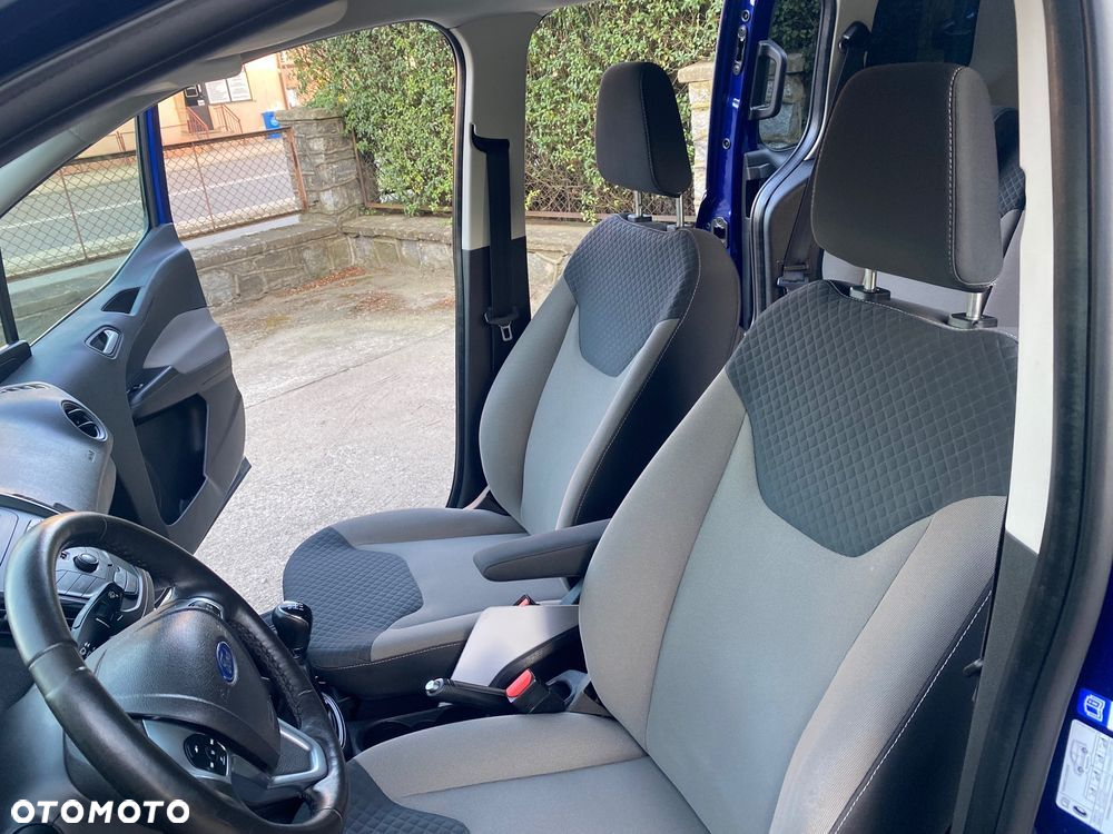 Ford Tourneo Courier 1.0 EcoBoost S&S Ambiente - 33