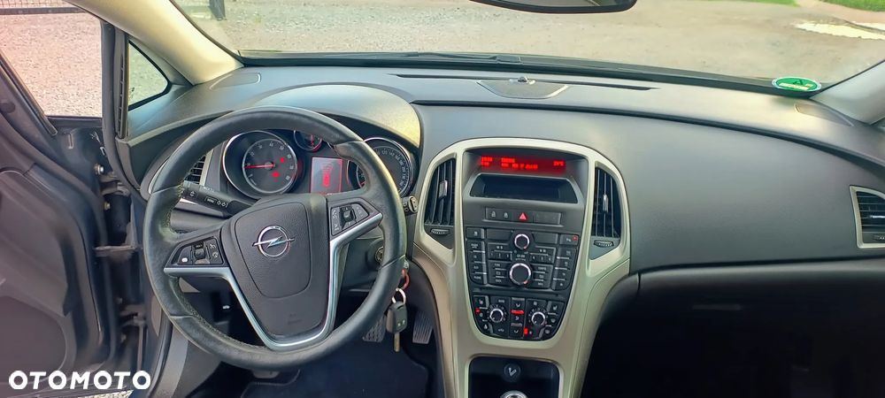 Opel Astra 1.4 Turbo 150 Jahre - 23