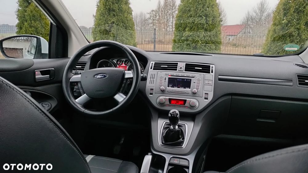 Ford Kuga 2.0 TDCi 2x4 Titanium - 12