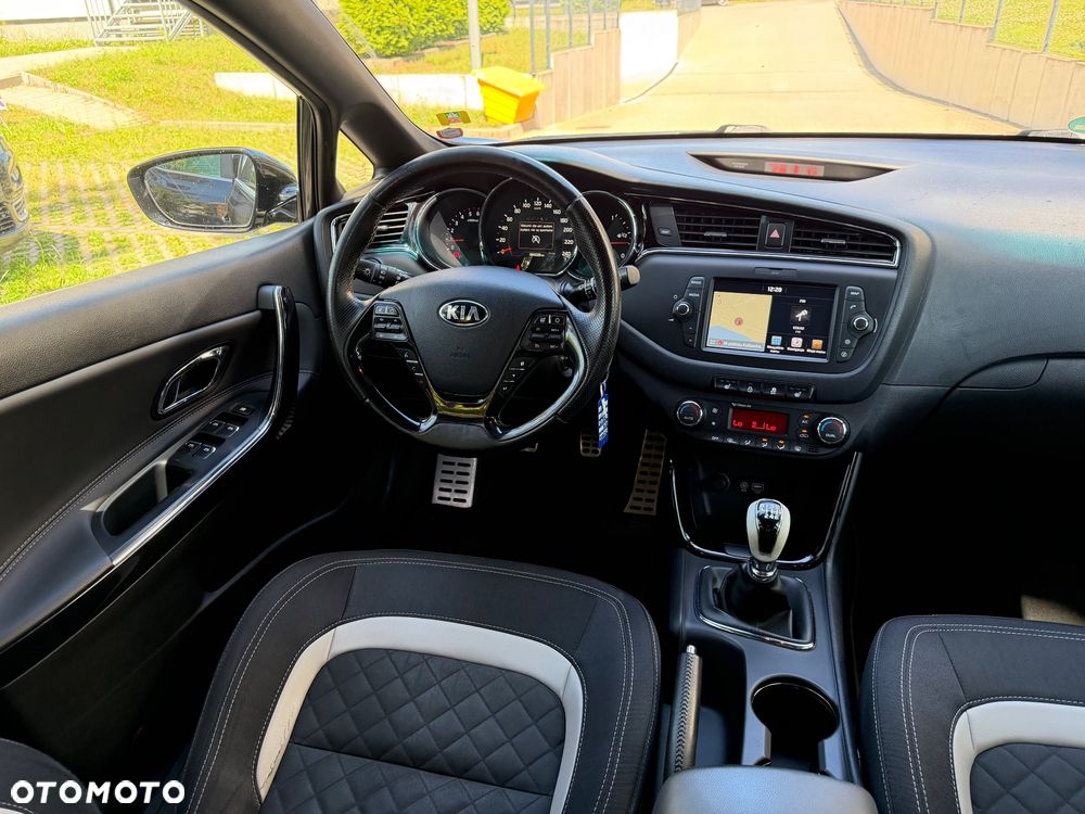Kia Ceed 1.6 CRDi GT Line - 17