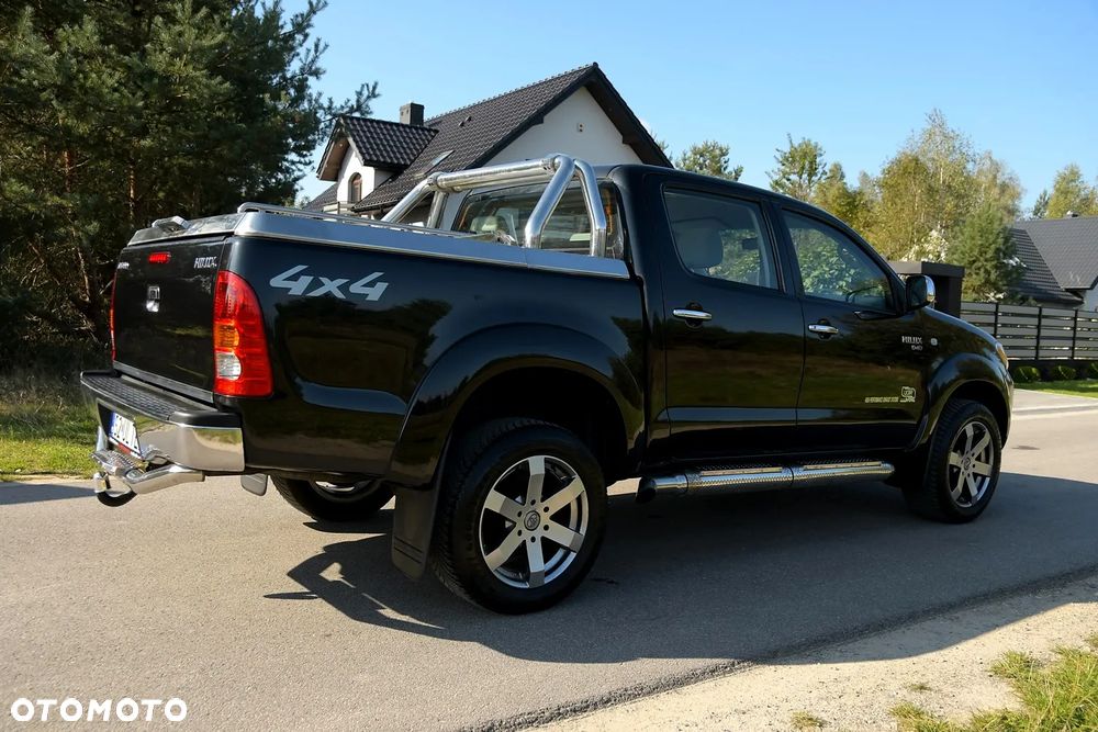 Toyota Hilux 2.5 D-4D SR5 Pakiet Plus - 7