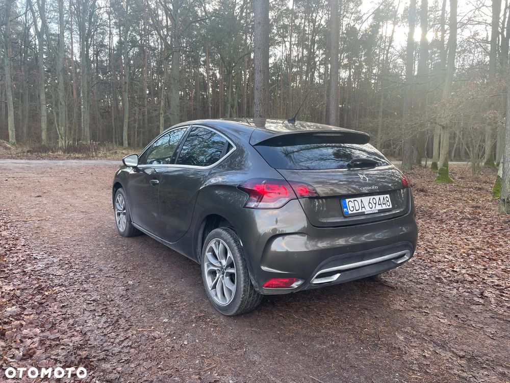 Citroën DS4 1.6 e-HDi SoChic MCP - 3