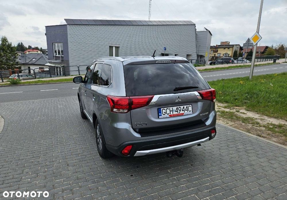 Mitsubishi Outlander - 4